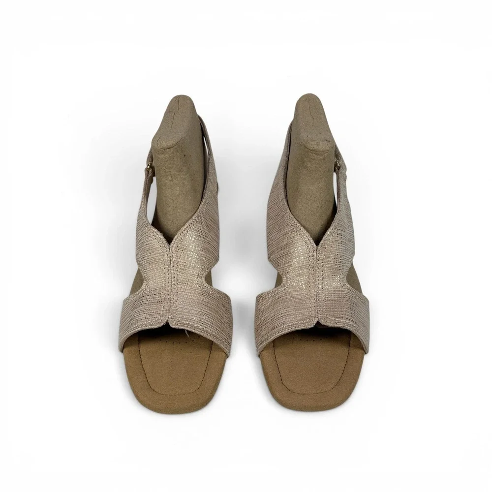 Clarks Kyarra Aster Wedge Sandal Womens 10 Wide Sand Gold Metallic Textile